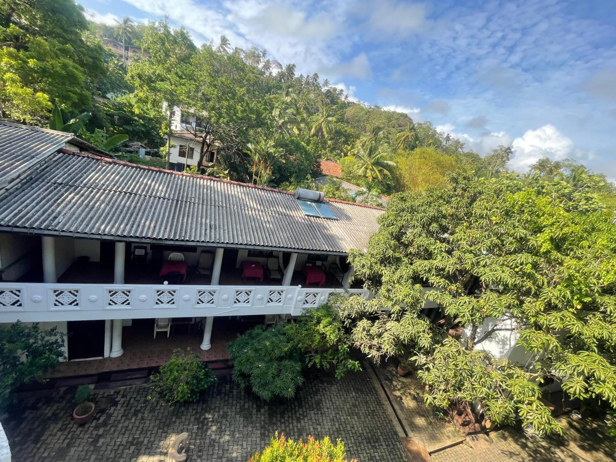 Serendipity Beach Unawatuna Exterior photo